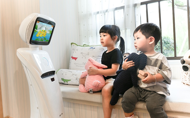 Intelligent telepresence Healthcare Robot - SIFROBOT-1.1 With 1000 m² Navigation Area Telepresence Robot with children